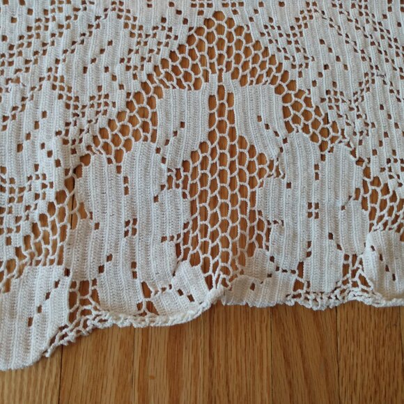 Vintage Filet Crochet Table Runner 40.5" by 17" Diamonds Flowers White Cotton - Picture 7 of 14